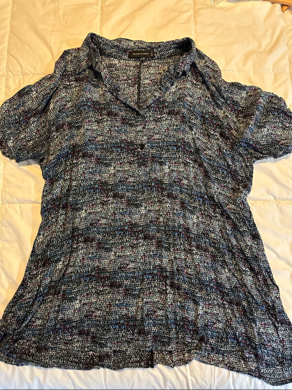 Glam & Fame Blue-Multi Short Sleeve V-Neck Tunic Top